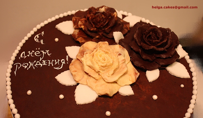 Безмастичный с шоколадными розами...