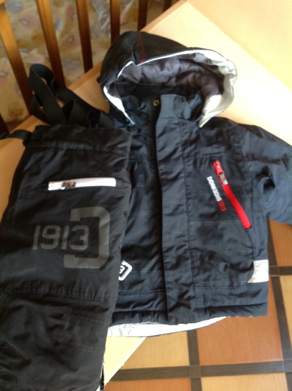 Продаю комбинезон Didriksons 80 разм. 1500 руб.