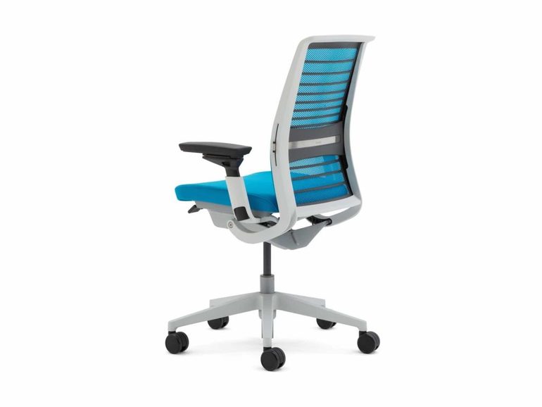 Кресло компьютерное steelcase