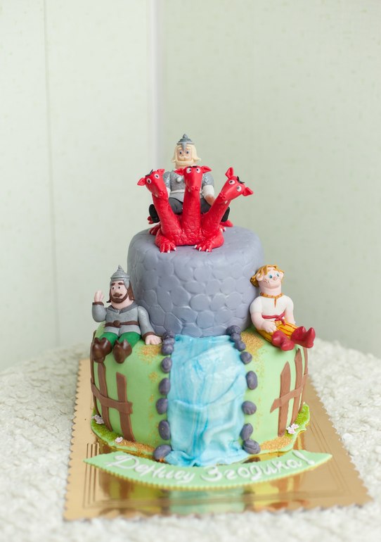 Тортик на заказ  ТРИ БОГАТЫРЯ