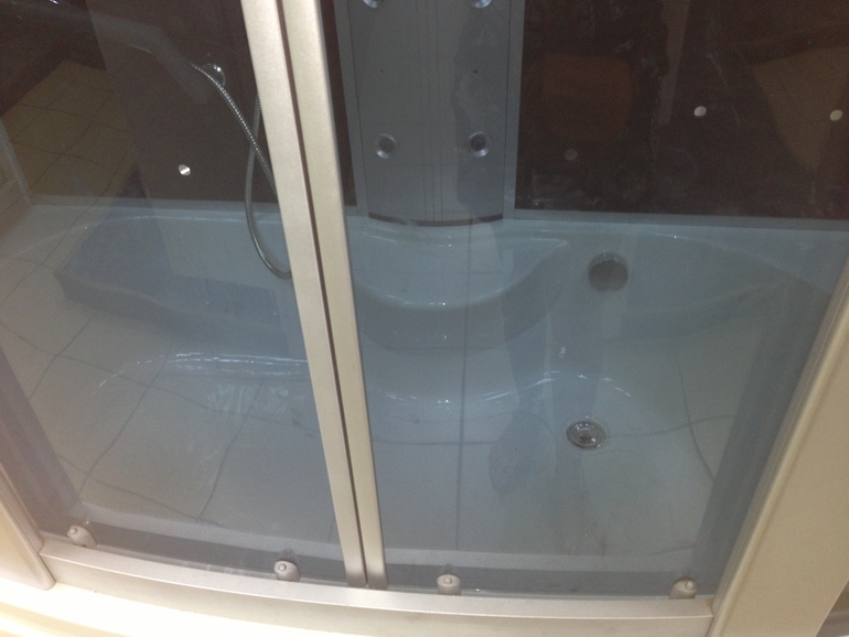 Душевая кабина с ванной?