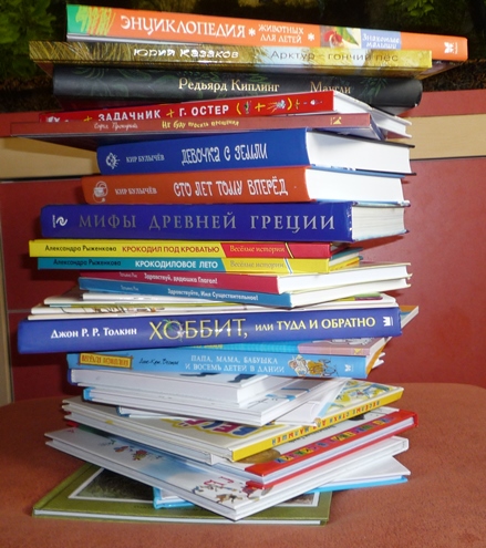 Янины книжные полочки!