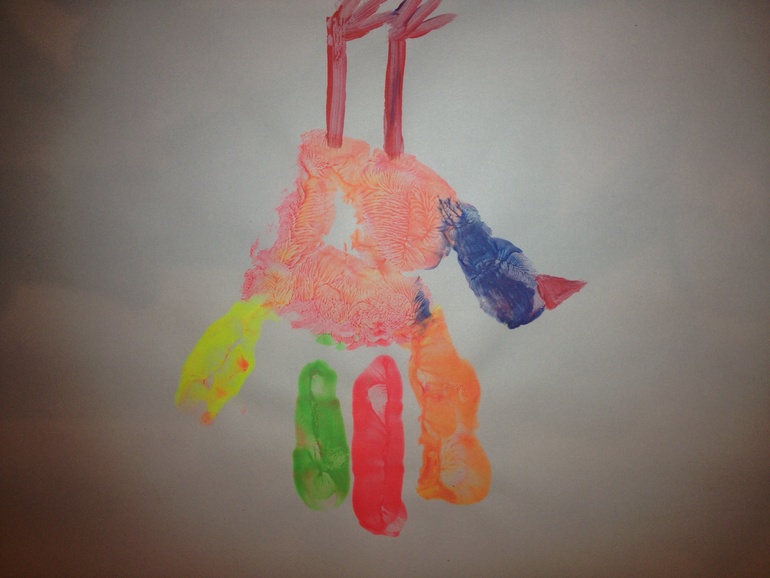 Новогодний календарь детскими ладошками