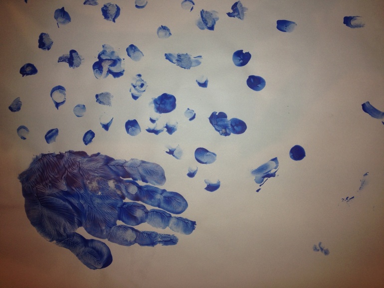 Новогодний календарь детскими ладошками