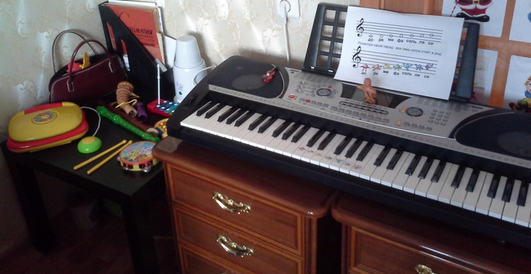 Музыкальный уголок дома