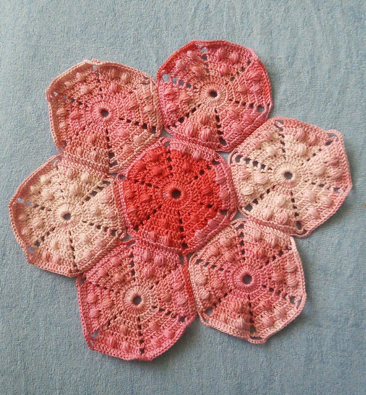 Конкурс вязания крючком Накидка на пасхальную корзину