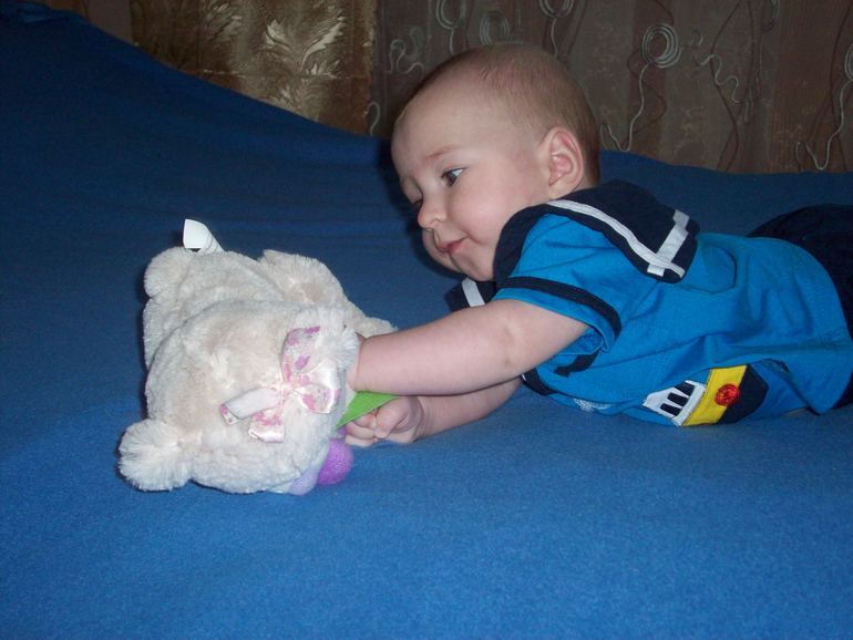 8 месяцев Данюшке!