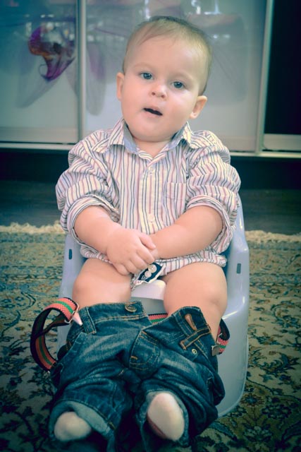 Вот и долгожданные фото со Дня рождения...Все прошло замечательно (только Рома и Юля заболевшие были, подхватили вирус...) Торт получился полностью такой, как я и хотела и на вид и на вкус. Оформление делала сама (теперь буду делать и на заказ) Правда коробочка на фото еще не закончена была. Сейчас она называется