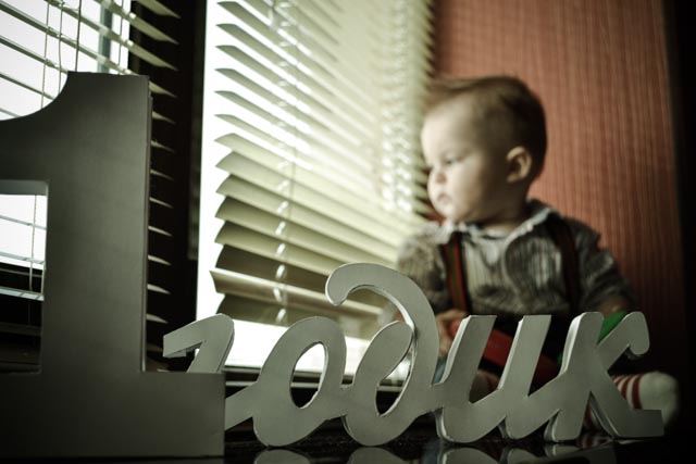 Вот и долгожданные фото со Дня рождения...Все прошло замечательно (только Рома и Юля заболевшие были, подхватили вирус...) Торт получился полностью такой, как я и хотела и на вид и на вкус. Оформление делала сама (теперь буду делать и на заказ) Правда коробочка на фото еще не закончена была. Сейчас она называется