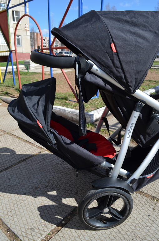 Продам PHIL&TEDS; Vibe с аксами. Регион. 22000 руб.