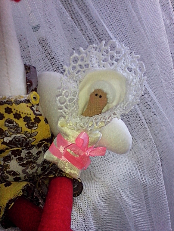 Аисты к вам летят, на счастье горько кричат-