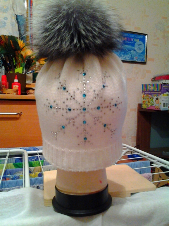 Продам шапочки, машинная вязка. Красноярск.