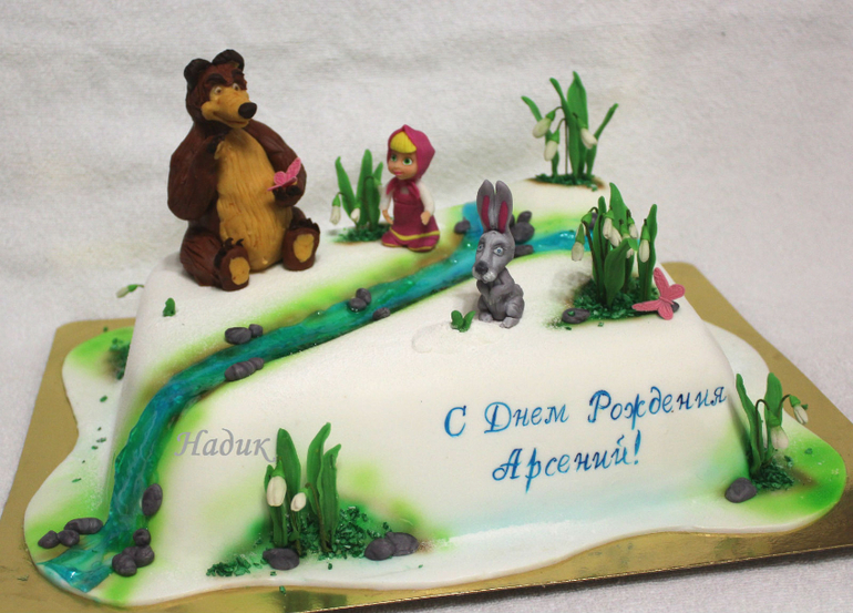 Маша и Медведь, весна, подснежники...