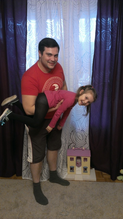 4 года разница!