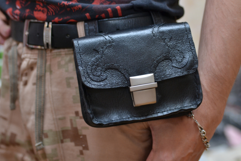 Поясная сумка из старой куртки