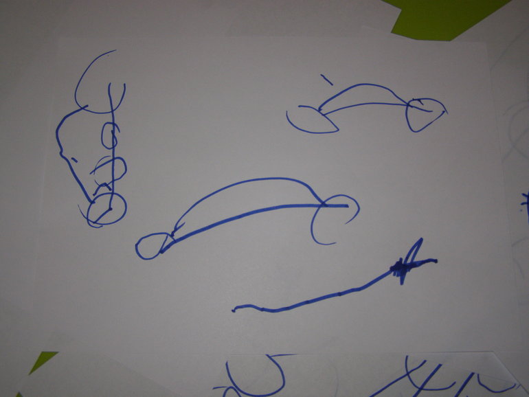 Тёмочка рисует...