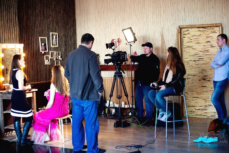 Декор и костюмы для съемок Первого канала)))