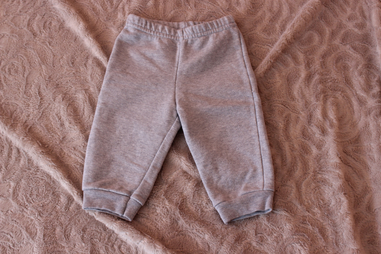 Продам детские песочники Mothercare и костюмчик Benetton