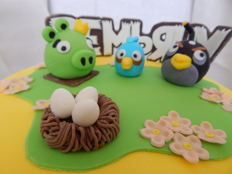 Торт со злыми птичками