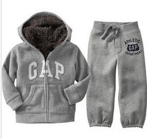 ТЕПЛЫЕ КОСТЮМЫ GAP (полностью на меховом подкладе),4600-5200 тенге, размеры 80-140