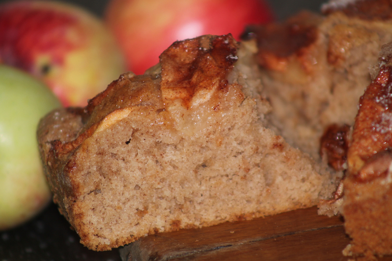 Рецепт шарлотки с яблоками с корицей в духовке с пошаговым фото
