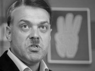 Девочки мне одной кого то напоминает?