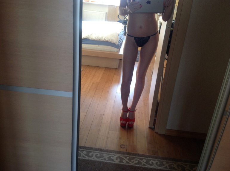 Кто сказал, что нельзя с обувью ложится в постель???