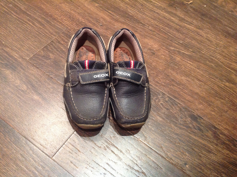 Обувь б/у для мальчика и девочки,размеры разные;почта