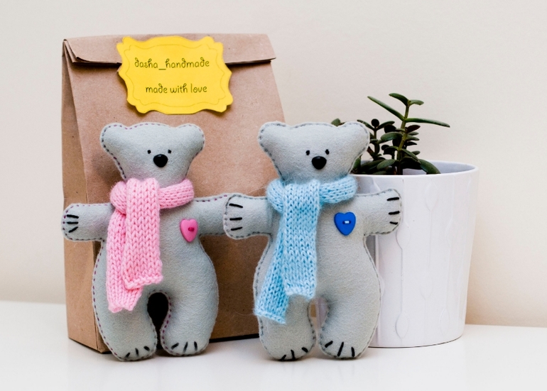 Буквы, игрушки, елки и другое