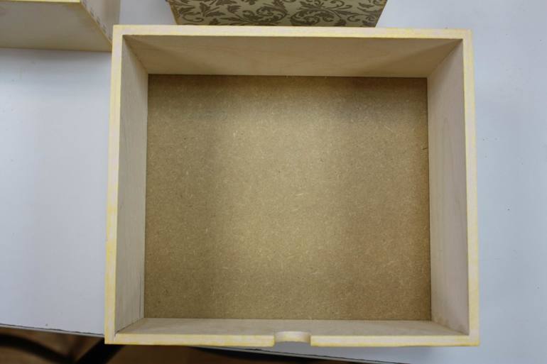 Приступила к заказу на мини-комодик. Серия 11