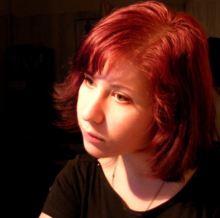 Девочки бывают разные, черные, белые, красные...