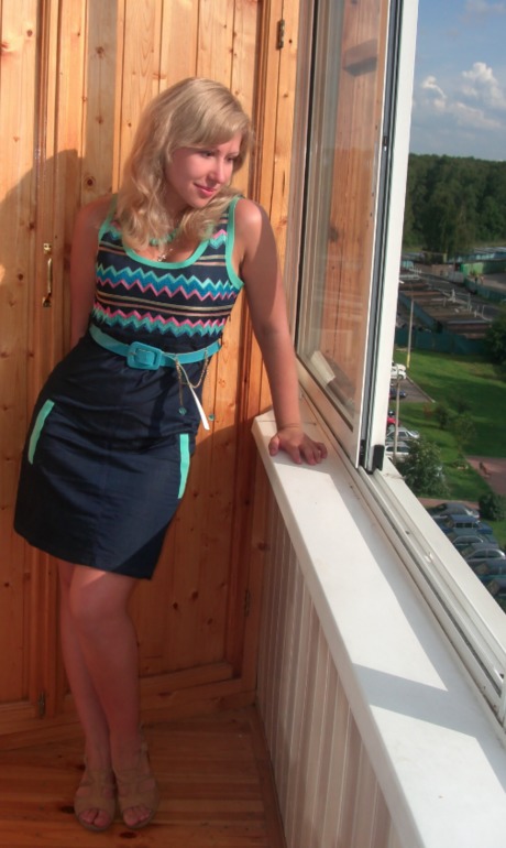 Девочки бывают разные, черные, белые, красные...