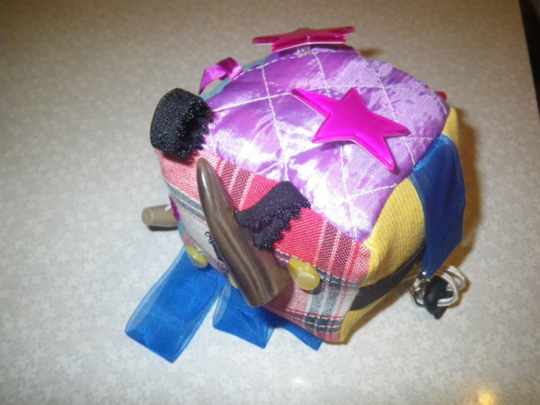 Нашились из клетки подарочки...