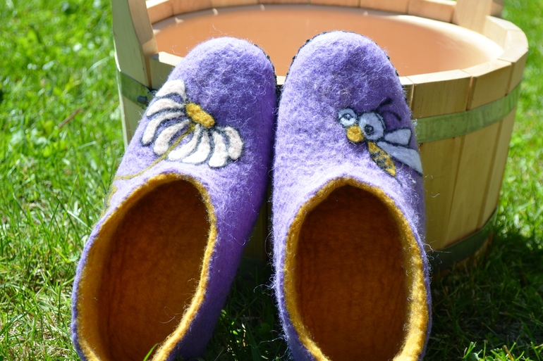 На валялось, на ваялось))