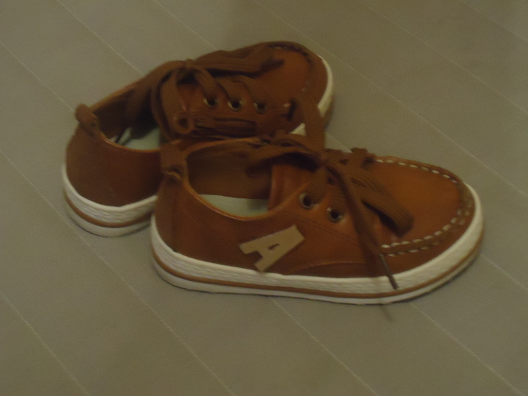 Продам туфли, размер 26 - 15,8 см по стельке.