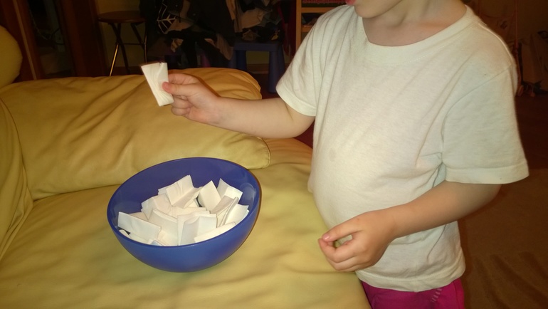 Розыгрыш состоялся:) Для двух девочек - часы с подсветкой, м.Каховская/Севастопольская