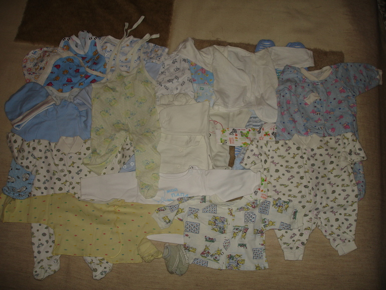 Бортики в кроватку, балдахин,пакетик одежды для новорожденного мальчика. м.Каховская/Севастопольская