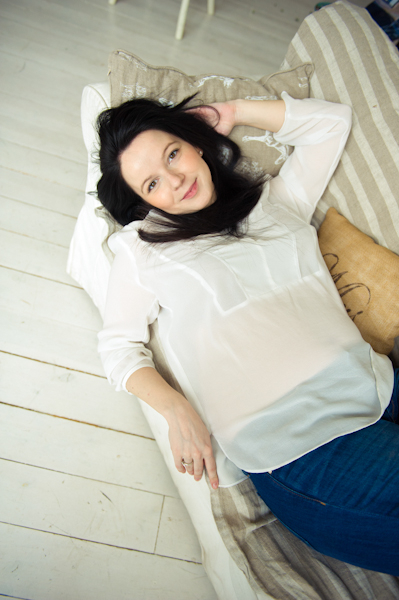 Оленька в фотостудии Шэбби-хауз.