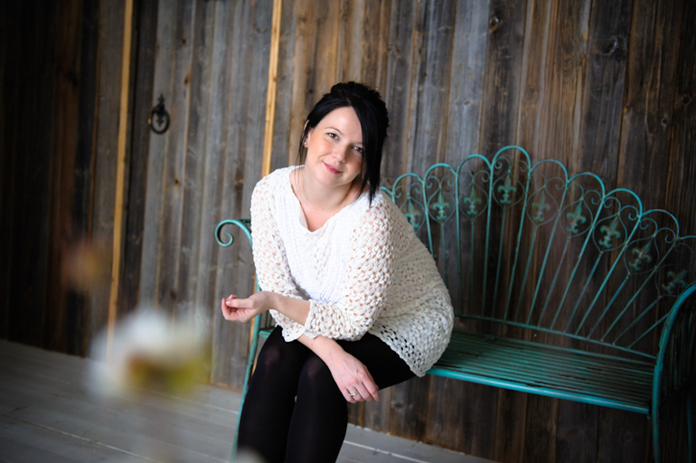 Оленька в фотостудии Шэбби-хауз.