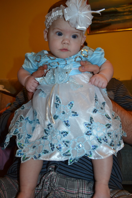 Ну вот и нам пора показаться и познакомиться со всеми