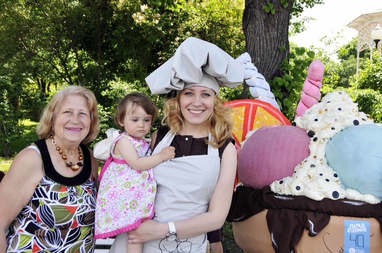 День защиты детей в Парке Горького. Парад колясок.