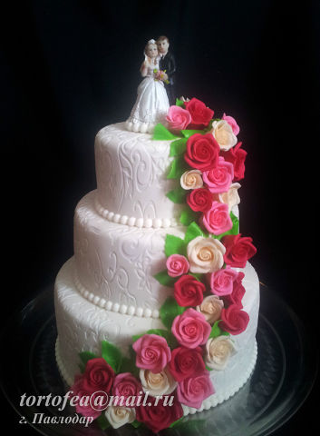 Мои свадебные тортики (пишу через телефон, дождитесь когда выложу все 4 фотки)