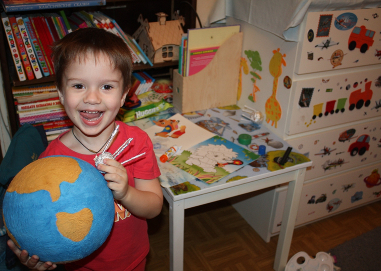 Поделка на день космонавтики)))