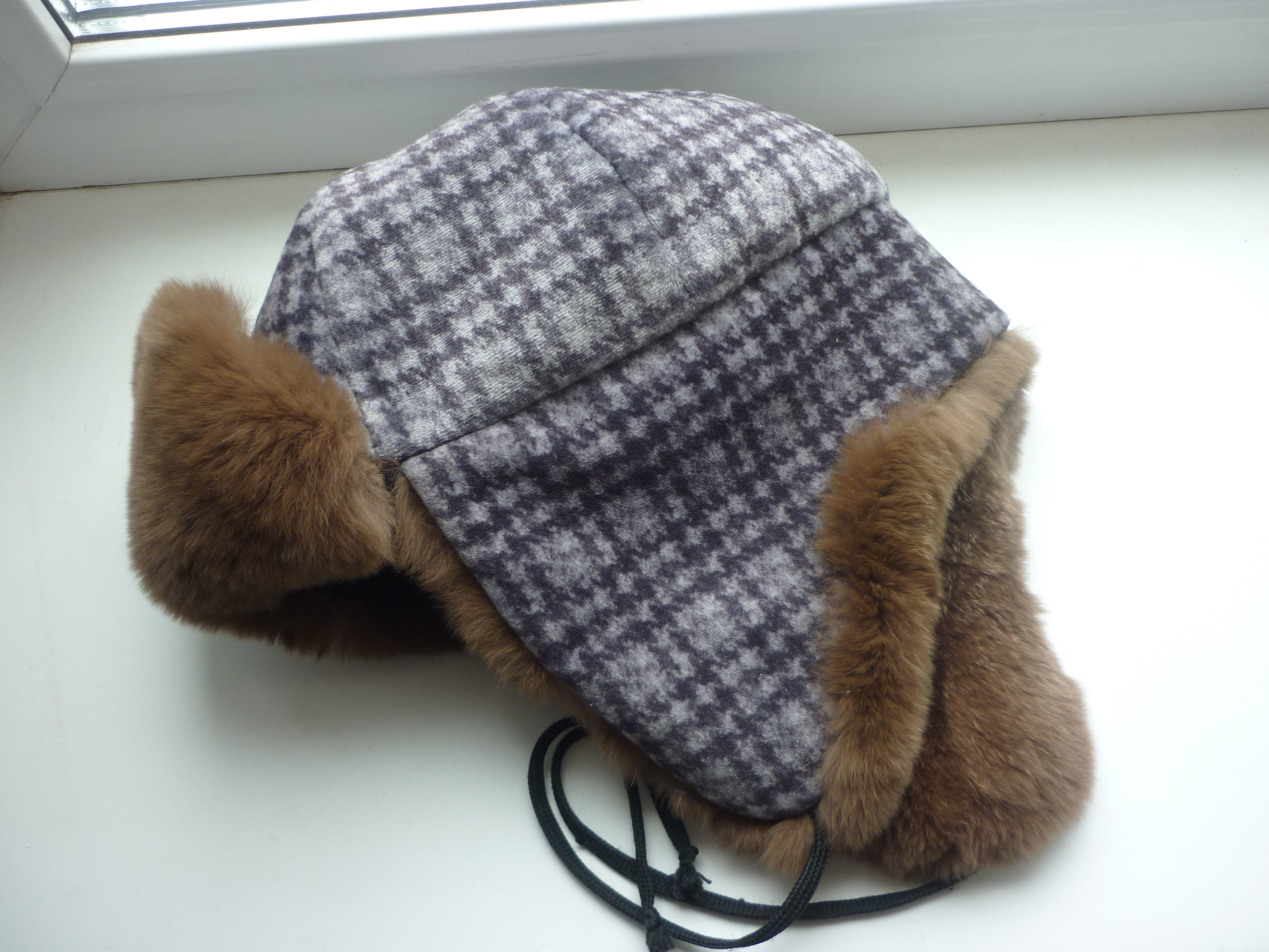 чудесная шапочка из бобра , разм 50