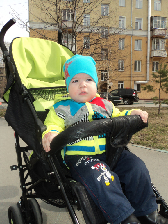 немного нас))