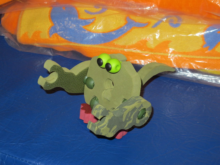 3D-пазл или мягкий конструктор из EVA материала.