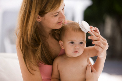 Как избавиться от корочек на голове младенца?