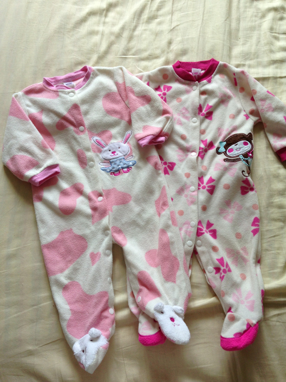 Много одежды для девочек 68-80 р-р. Вещи парные. Обувь -17-20 р-р - не парная. Рюкзаки переноски-кенгуру.