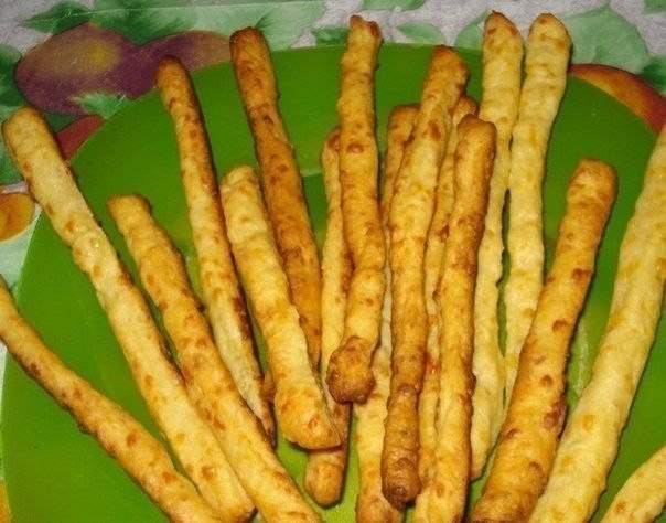 Сырные палочки.