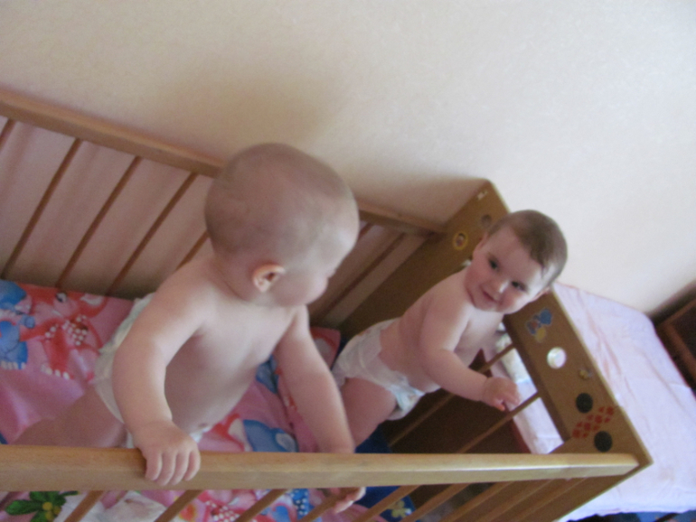 Двойнецам 10 месяцев и 1 день